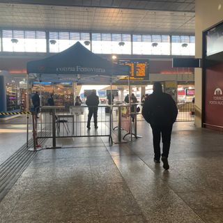 immagini di Porta Nuova e delle vie adiacenti oggi, venerdì 18 dicembre