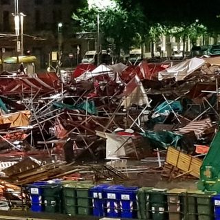 Tromba d’aria a Porta Palazzo, banchi rovesciati