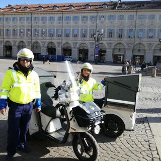 A Torino il postino guarda al futuro. E sale sul triciclo (elettrico)