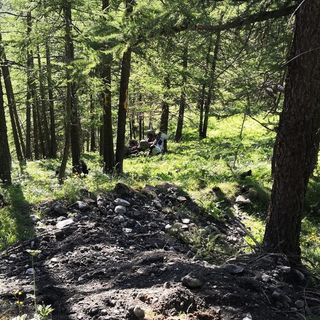Pragelato, un camioncino si ribalta e cade in un dirupo: morto il conducente 35enne che stava lavorando alla messa in sicurezza della strada