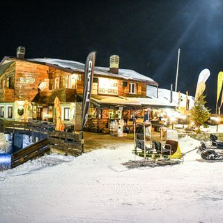 Sport e solidarietà, una serata di sci sulle nevi di Prato Nevoso a favore dei piccoli malati del Gaslini