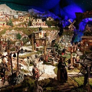 Presepi incendiati a Ivrea, il vescovo guiderà la processione organizzata per stasera Presepi incendiati a Ivrea, il vescovo guiderà la processione organizzata per stasera