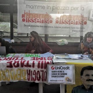 Combattenti torinesi in Siria: le mamme manifestano davanti al tribunale di Torino [VIDEO]