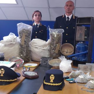 Il nipote con le zie organizzavano lo spaccio: due arresti e una denuncia a Torino