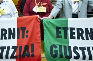 Eternit: Schmidheiny rinviato a giudizio a Vercelli: dovrà rispondere di omicidio volontario