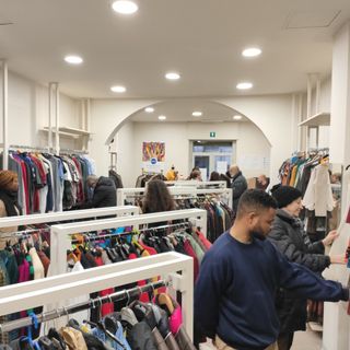 Ritorna il mercatino solidale di primavera di progetto Abito