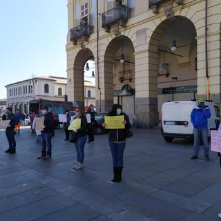 Coronavirus, gli operatori di Porta Palazzo vogliono riaprire: “Lasciateci lavorare” [FOTO e VIDEO]