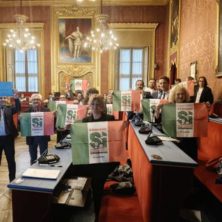 &quot;Sì al referendum sulla cittadinanza&quot;, protesta nella Sala di Torino