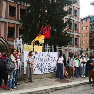 Scuola, è caos nomine: a Torino la protesta dei precari