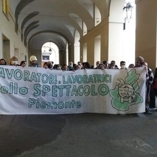 La Regione stanzia 3 milioni di euro per lo spettacolo. I lavoratori: &quot;A fine giugno scendiamo a Roma&quot;