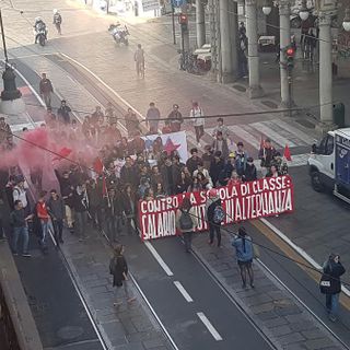 Sciopero alternanza scuola-lavoro: gli studenti in strada