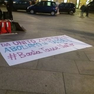 Universitari in piazza contro la seconda rata: &quot;Mancano soldi, non riusciamo a finire gli studi&quot; (FOTO)