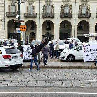 protesta taxisti torinesi