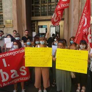 Lavoratrici mense Fca all'Inps: &quot;Vogliamo i nostri soldi, da settembre di nuovo al lavoro&quot;  (FOTO E VIDEO)