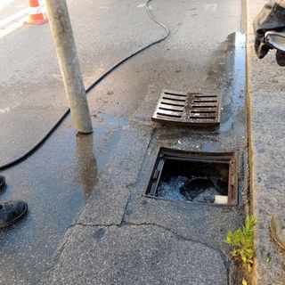 A Torino pulizia strade e tombini per prevenire l'allerta meteo
