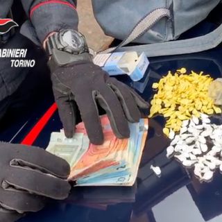 L'ultimo lancio è risultato fatale al pusher: a &quot;eliminarlo&quot; sono arrivate le manette dei carabinieri