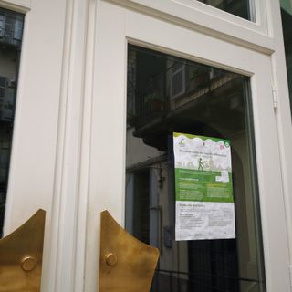 Addio cassonetti, nel centro di Torino arriva il porta a porta: da metà ottobre i primi bidoni nei cortili condominiali