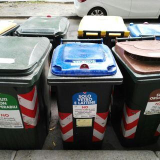 Una notte differenziata al centro di raccolta di via Arbe a Torino