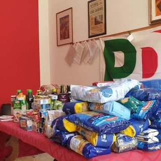raccolta di beni di prima necessità