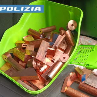 Fermati in via Pianezza con 140 chili di rame: denunciati per riciclaggio