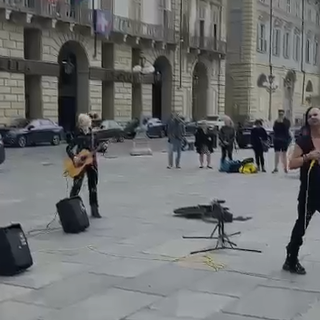 band che suona in centro