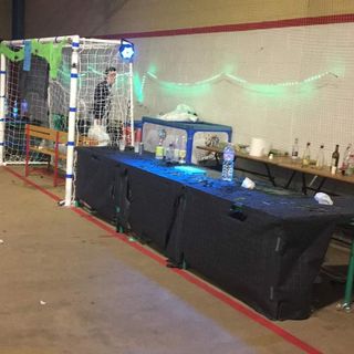 dopo la festa in un palazzetto