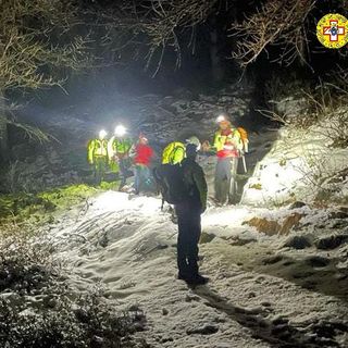 Escursionista svedese si perde a causa del maltempo: salvata nella notte dal Soccorso Alpino