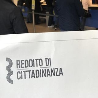 Servizi sociali, il Comune di Torino “risparmia”: la spesa scende a 36 milioni di euro grazie al reddito di cittadinanza