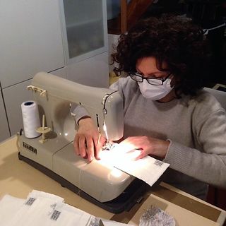 Il Teatro Regio produce e distribuisce gratuitamente mascherine