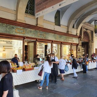Fase 3: Biraghi riapre il negozio in piazza San Carlo con una nuova formula che va incontro ai clienti e garantisce il distanziamento sociale