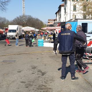 Coronavirus, Venaria ha riabbracciato il suo mercato anche a costo di attendere in fila [FOTO e VIDEO]