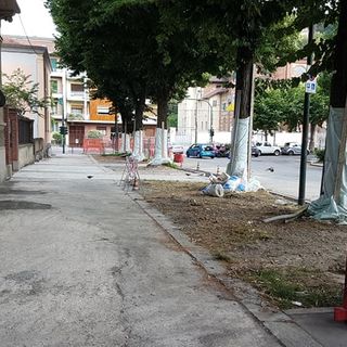 Pilonetto a prova di pedone: marciapiedi e strade senza buche e barriere