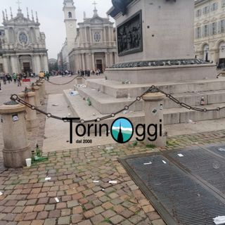 rifiuti in piazza San Carlo