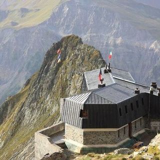 Non più in pericolo di vita l'alpinista torinese precipitato sabato da una parete del Monte Bianco