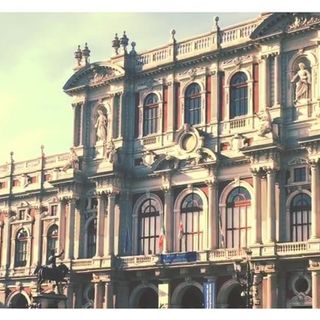 Lo stile e la classe della Smarrita a Torino, dove mangiare nelle sale di Cavour