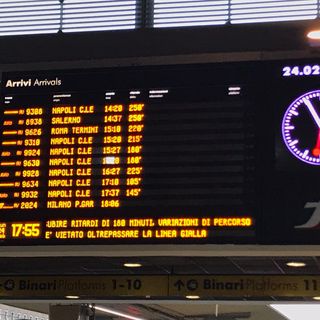 Coronavirus, in tilt il sistema ferroviario: a Porta Nuova treni cancellati e ritardi di ore [FOTO e VIDEO]