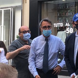 Roberto Tricarico (al centro)