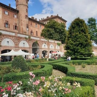 Moncalieri, oggi seconda e ultima giornata di &quot;Rose al Castello&quot;