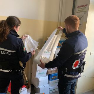 Sicurezza, controlli dei vigili urbani in piazza della Repubblica