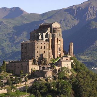 Per il National Geographic la Sacra di San Michele è tra i 22 luoghi sacri più suggestivi d’Europa