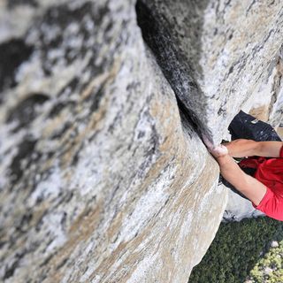 Condove, film sulla salita senza corda di Alex Honnold dei 1000 metri di El Capitan