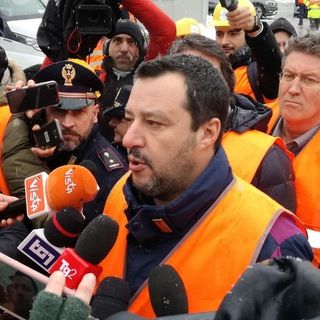 I No Tav: "Il cantiere è fermo da 400 giorni, sfidiamo Salvini ad allargarlo" I No Tav: "Il cantiere è fermo da 400 giorni, sfidiamo Salvini ad allargarlo"