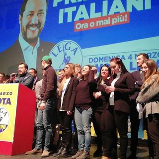 Tutto il mondo di Salvini a Torino: &quot;Mandiamo a casa Renzi, poi Chiamparino e quindi Appendino&quot; (VIDEO)