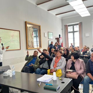 Il Comune di Santena incontra i commercianti: confronto aperto sul futuro di piazza Martiri