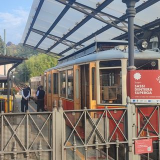Regalo di Natale 2024 per i turisti: nelle vacanze la Tranvia Sassi-Superga aperta tutti i giorni