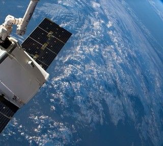 satellite in orbita