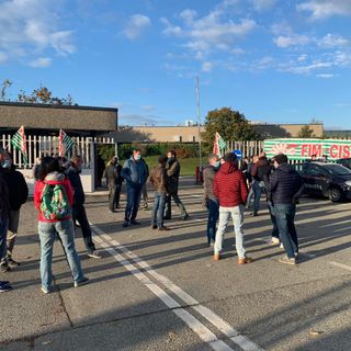 La manifestazione che si è tenuta due settimane fa davanti ai cancelli dell'azienda