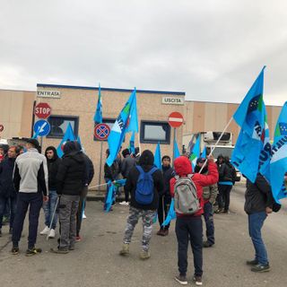 Sciopero dei lavoratori presso i magazzini del freddo del Carrefour di Rivalta
