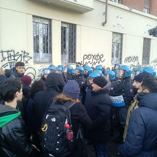 Scontri al Campus Einaudi, Viale (Radicali): &quot;Daspo urbano per il Fuan&quot;