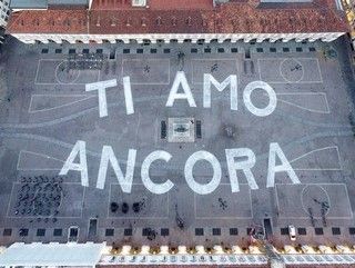 Ti amo ancora scritto dall'alto